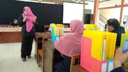 Fasilitasi dan Bimtek Kearsipan Kepala Dusun se Desa Trimurti