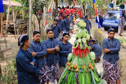 Buritan Wujud Rasa Syukur Kepada Leluhur Kampung Pondok Pedukuhan Srandakan