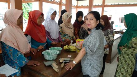 Manfaatkan Potensi Pangan Lokal Desa Prima Trimurti Buat Produk Unggulan