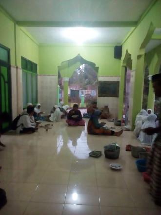 Shalat Subuh dan Kajian Bersama Majelis Taqlim Benz Taqwa