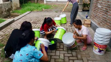 Program Tempat Sampah Dari KKN Stipram Yogyakarta Untuk Dusun Mangiran
