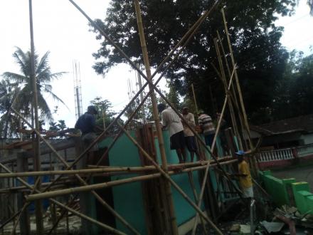Warga Dusun Jetis Gotong Royong Renovasi Masjid Ar-Ridho