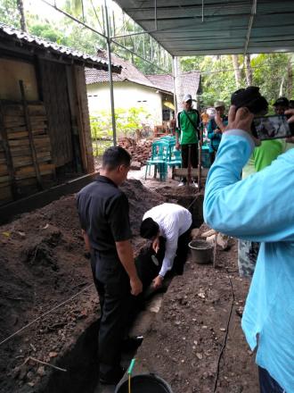 Camat Kecamatan Srandakan Hadiri Rehab Rumah Tidak Layak Huni