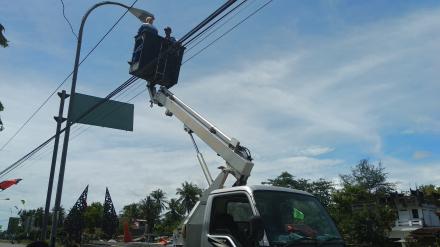 Pemeliharaan Lampu Penerangan Jalan Umum oleh Dishub Bantul