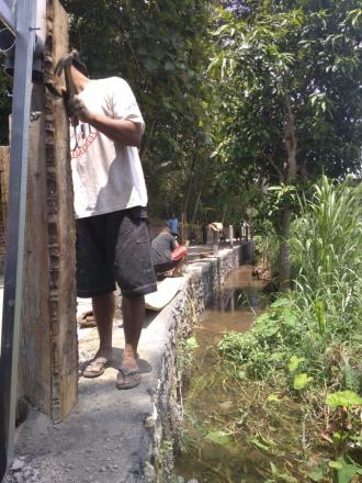 Warga Kebut Pembangunan Talut