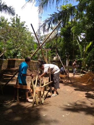 Kerja Bakti Warga Bendo Bersama KKN