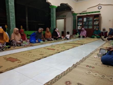 Pengajian Dalam Rangka Perpisahan KKN UMY Dusun Gunungsaren Lor