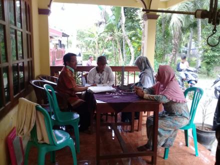Petugas Kesehatan Puskesmas Srandakan Dampingi Kegiatan Posyandu Lansia Dusun Jetis
