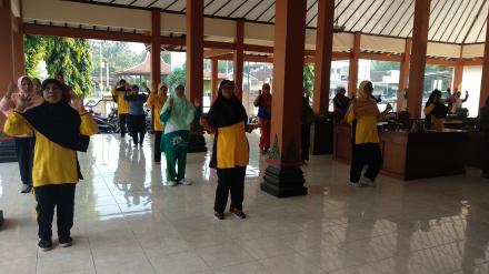 Jaga Kebugaran di Usia Senja