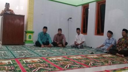 Camat Hingga Lurah Desa Hadiri Safari Tarawih di Masjid Al Ridho Selobentar