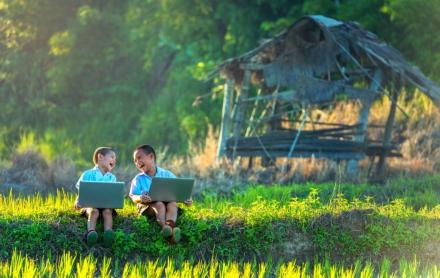 Sosialisasi Pemanfaatan Internet Desa