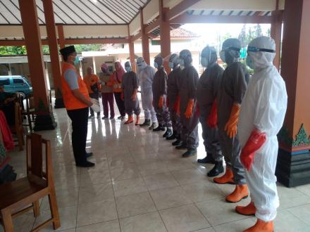 Pemakaman Jenazah Pasien Covid-19 di Kalurahan Trimurti