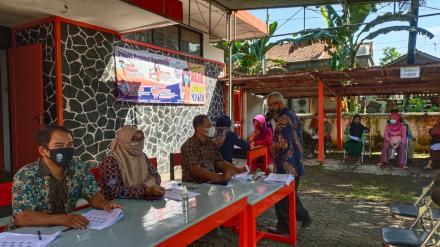 Pembagian BST Tahap III dan IV di Kantor Pos