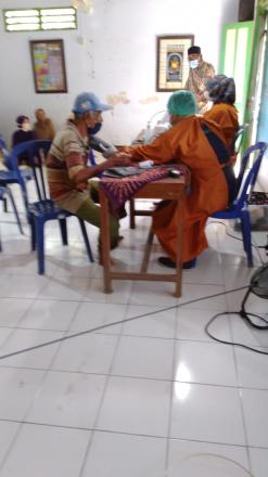 Vaksinasi Lansia Pedukuhan Pedak