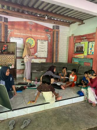 Migunani Tumraping Liyan dengan Bimbingan Belajar Gratis di Dukuh Lopati