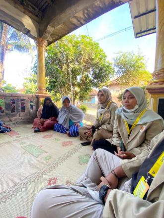 Sosialisasi Pemilahan Sampah pada Pemberdayaan Kesejahteraan Keluarga (PKK) RT 71 Dusun Gunungsaren 
