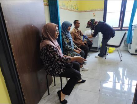 Cek Kesehatan Gratis untuk Lurah, Pamong, Bamuskal, dan Staf Kalurahan Trimurti
