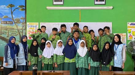 Belajar Sains Lewat Kegiatan Fun Science “Listrik Statis”