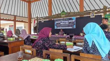 Workshop Penyusunan Indikator Kinerja Lurah Kalurahan Trimurti