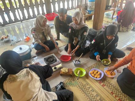 KKN UNTIDAR Gelar Demonstrasi Masak Nugget Ikan Lele sebagai Alternatif Inovasi Pengolahan Pangan